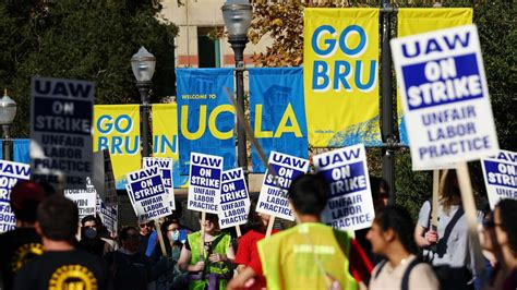 Teachers, workers at Angeles University go on strike.